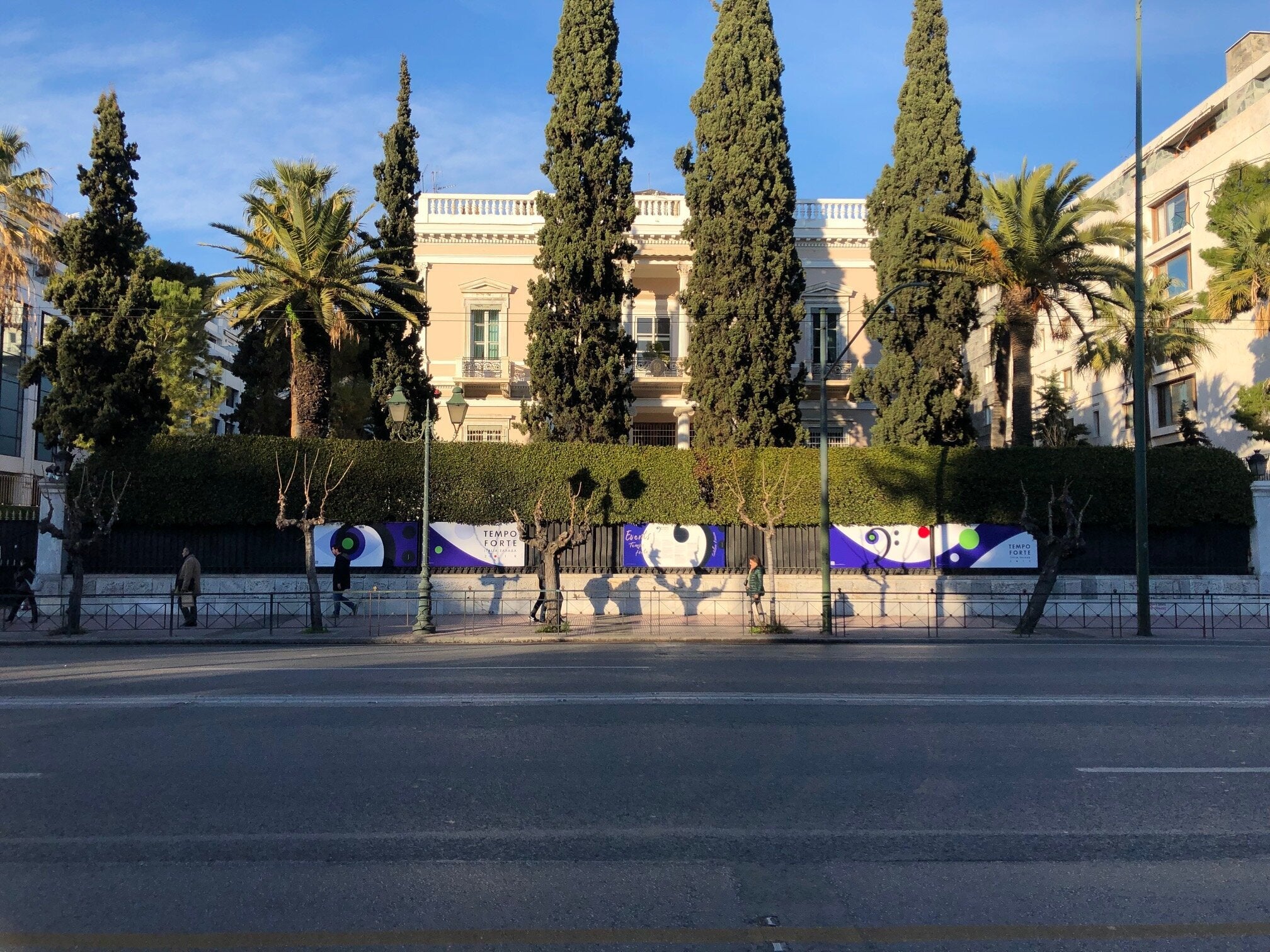 νόμος που χρονολογείται από τη μικρή Καλιφόρνια ραντεβού παιχνίδια αριαδά