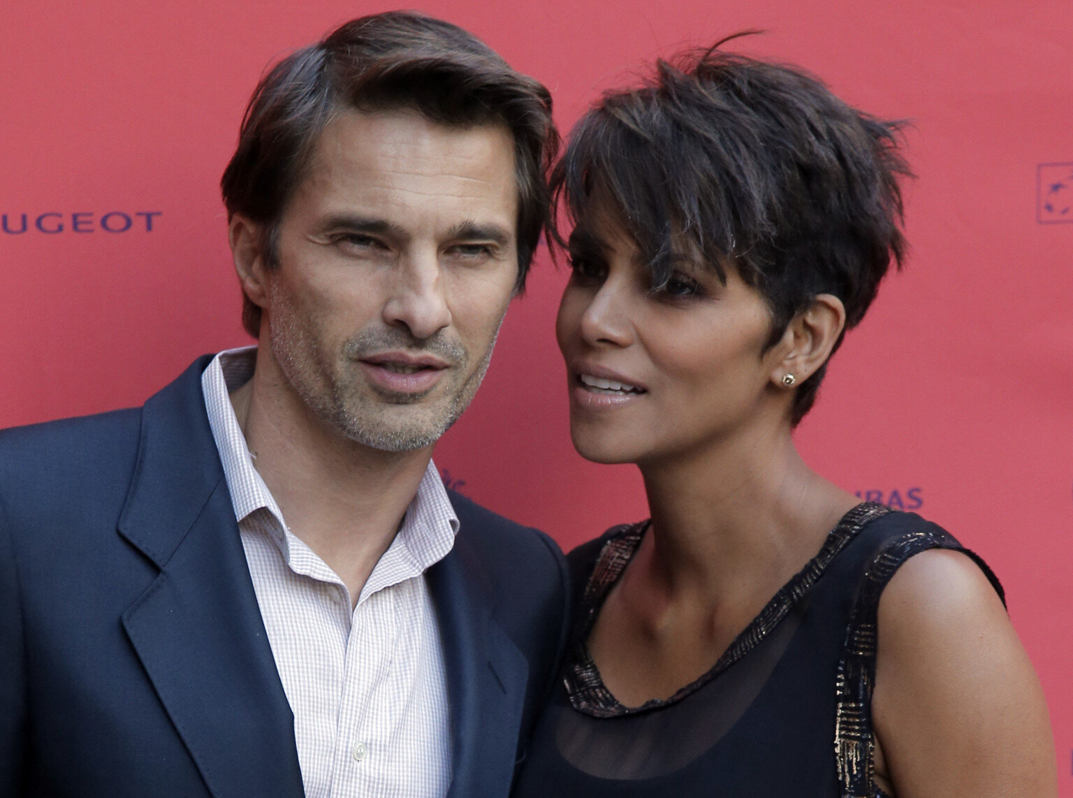 Halle Berry And Olivier Martinez Marry, With Secret Wedding In France (VIDEO) HuffPost UK Entertainment pic