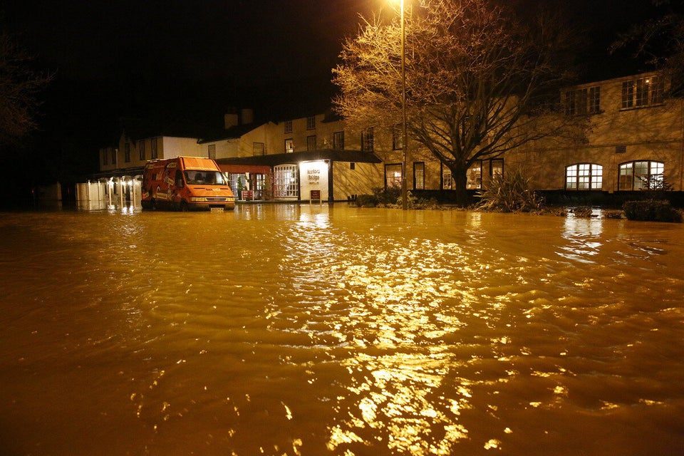 Gales and Heavy Rain Threaten The Festive Getaway