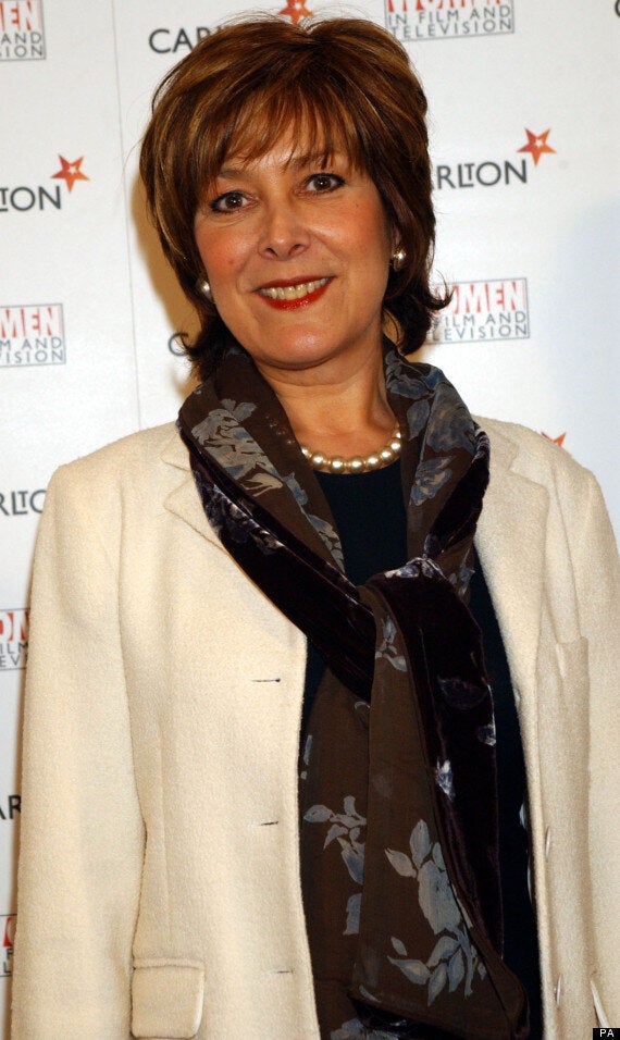 Lynda Bellingham Diagnosed With Cancer Loose Women Star Pulls Out Of Theatre Tour Huffpost 