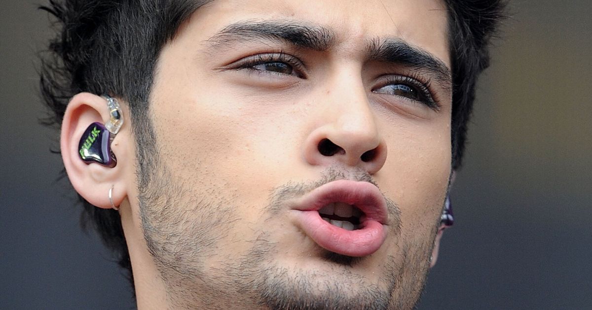 Zayn Malik Joint Video Footage Of One Direction Star Smoking Suspicious Looking Cigarette 