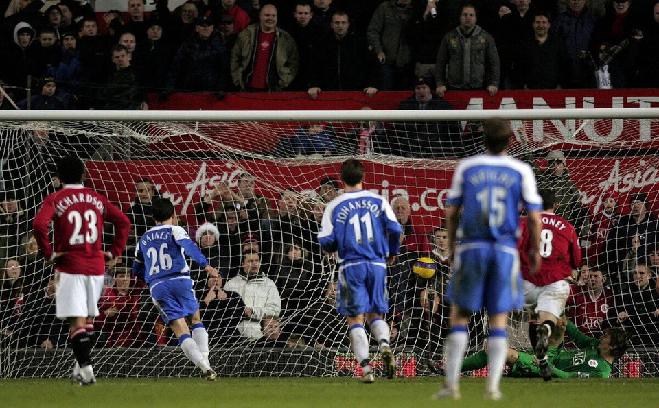 Soccer - FA Barclays Premiership - Manchester United v Wigan Athletic - Old Trafford