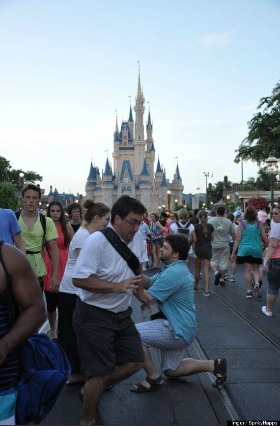 Disney Wedding Proposal Photobombed By Random Tourist Pictures