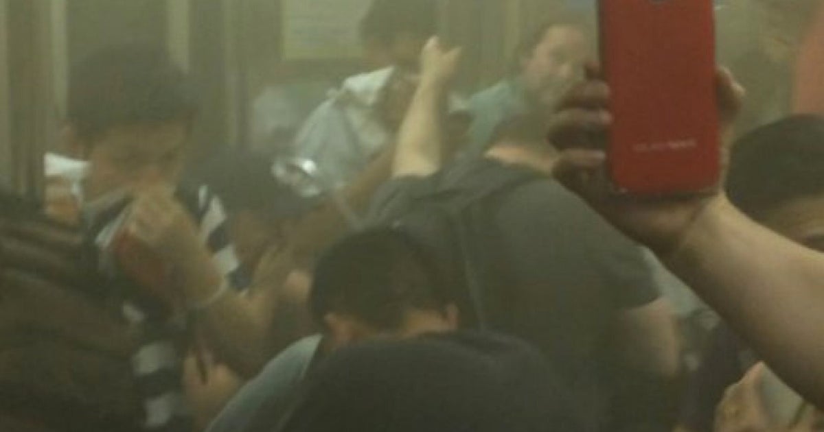 Horrifying Video Shows New York Subway Train Filling Up With Smoke