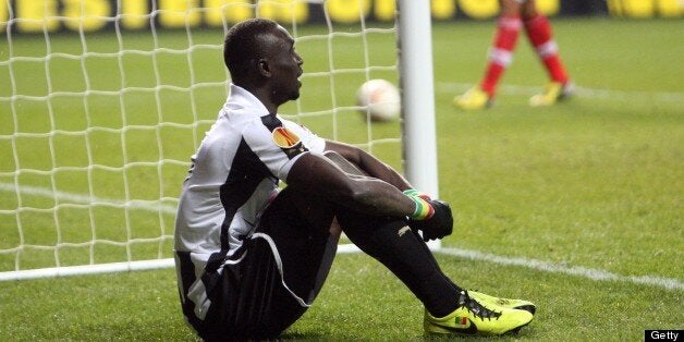 NEWCASTLE, ENGLAND - APRIL 11 : Papis Cisse of Newcastle United after seeing his effort ruled out for offside during the UEFA Europa League Quater Final second leg between Newcastle United FC and SL Benfica at St James' Park on April 11, 2013 in Newcastle upon Tyne, England. (Photo by Ian Horrocks/Newcastle United via Getty Images)