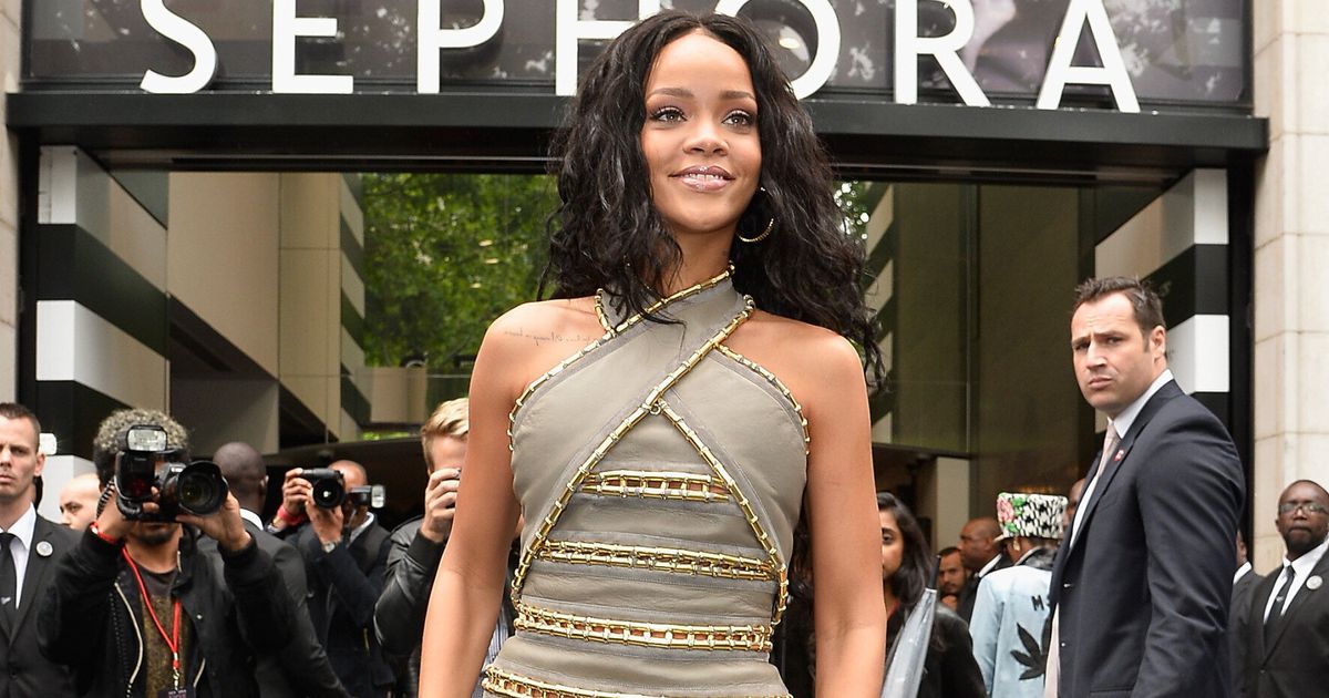 Rihanna Goes Braless In Paris After Sporting See Through Dress Pics 5012