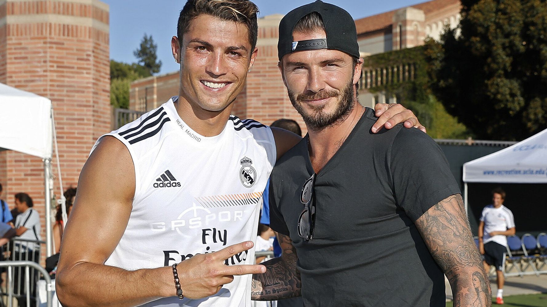 Cristiano Ronaldo is new Manchester United No 7! David Beckham to