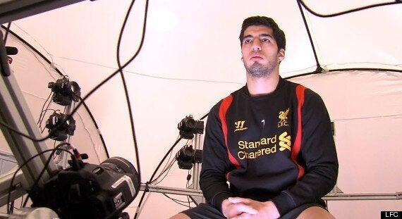 Luis Suárez Looks Unhappy Posing For Liverpool Fifa 14 Head Scan (VIDEO ... Soccer Players Haircut 2013