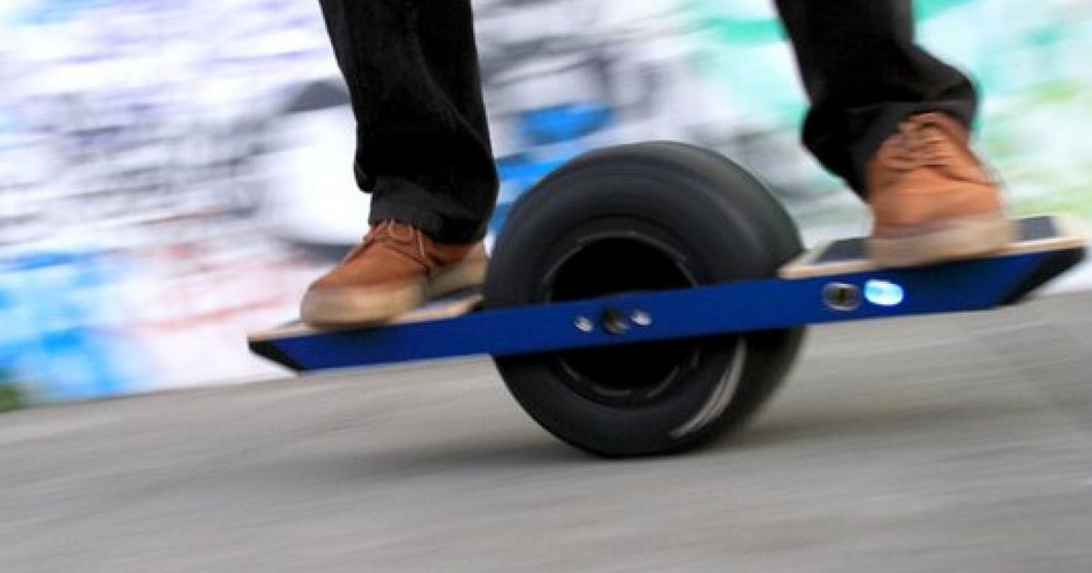 'Onewheel' Electric Skateboard Is A Flawed Take On The Future (HANDS ON ...