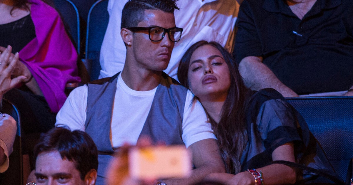 Cristiano Ronaldos Girlfriend Irina Shayk Cant Keep Her Eyes Open At Boxing Match In New York 6250