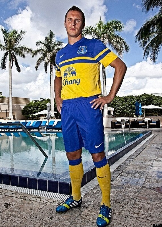 Everton Reveal Blinding Nike Away Kit (PICTURES) | HuffPost UK