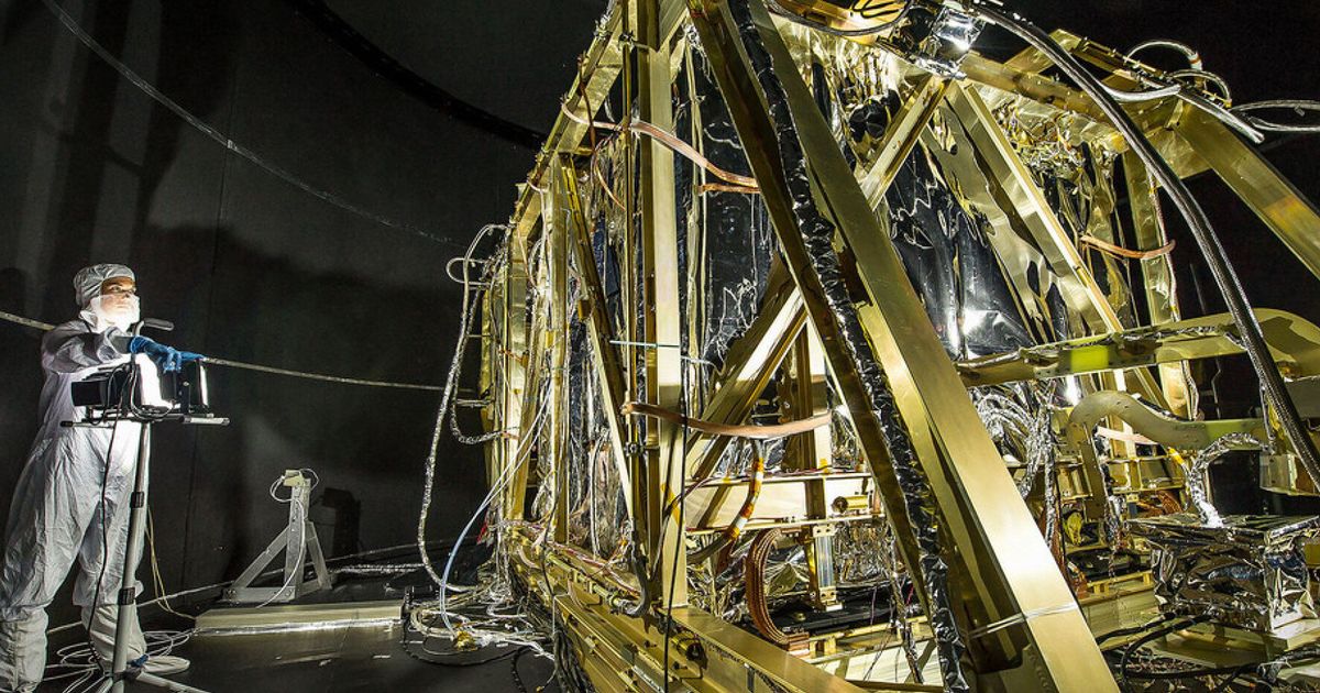 NASA Pics Reveal How The James Webb Telescope Is Being Built (BIG