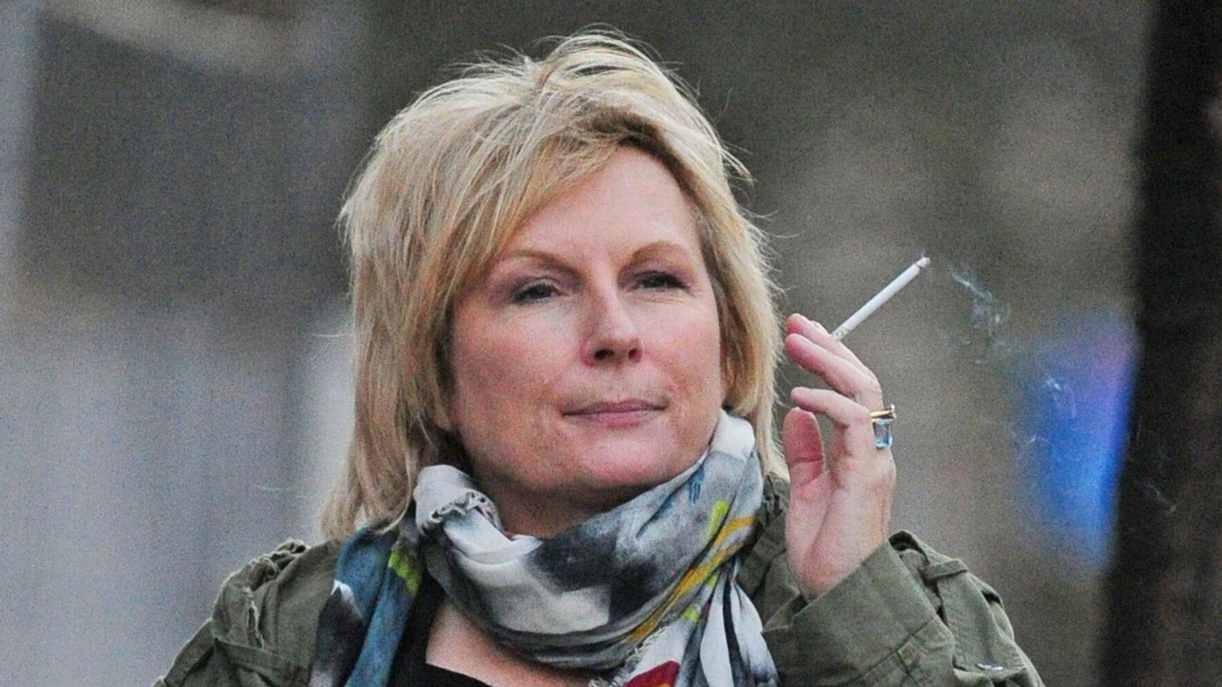 Jennifer Saunders Can Smoke If She Likes The Fact That Shes Had Cancer Is Irrelevant