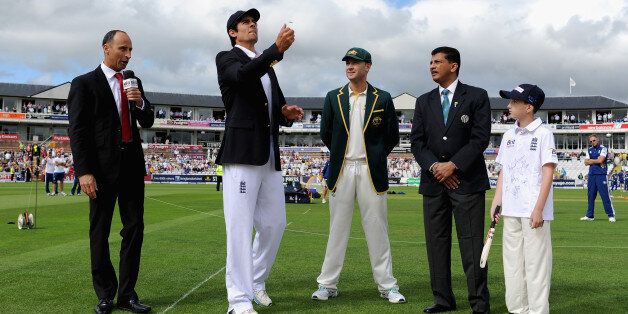 CHESTER-LE-STREET, ENGLAND - AUGUST 09: England captain Alastair Cook tosses the coin alongside Australia captain Michael Clarke ahead of day one of 4th Investec Ashes Test match between England and Australia at Emirates Durham ICG on August 09, 2013 in Chester-le-Street, England. (Photo by Gareth Copley/Getty Images)