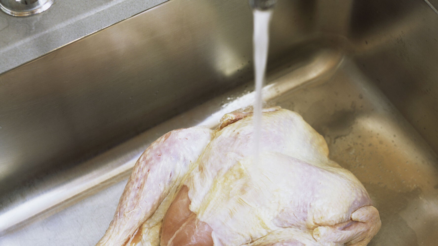 Should I Wash Raw Chicken? No, Say Health Experts, It Could Cause Food