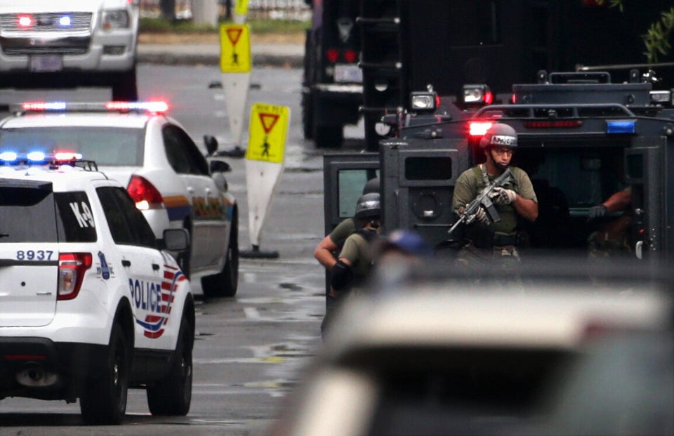 Shooting At Washington DC Navy Yard Reportedly Leaves Several Wounded