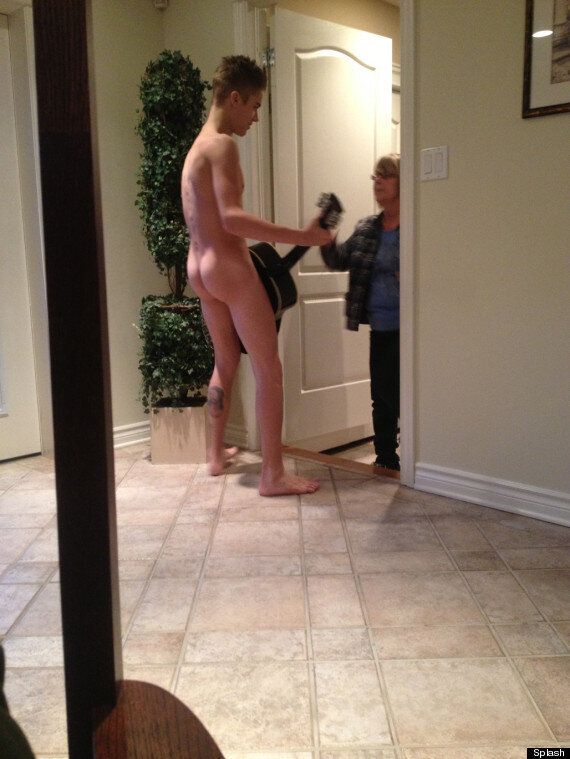 Naked justin bieber Justin Bieber