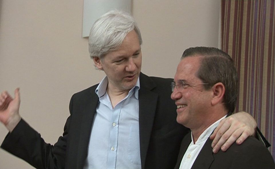 Ecuador minister visits Assange