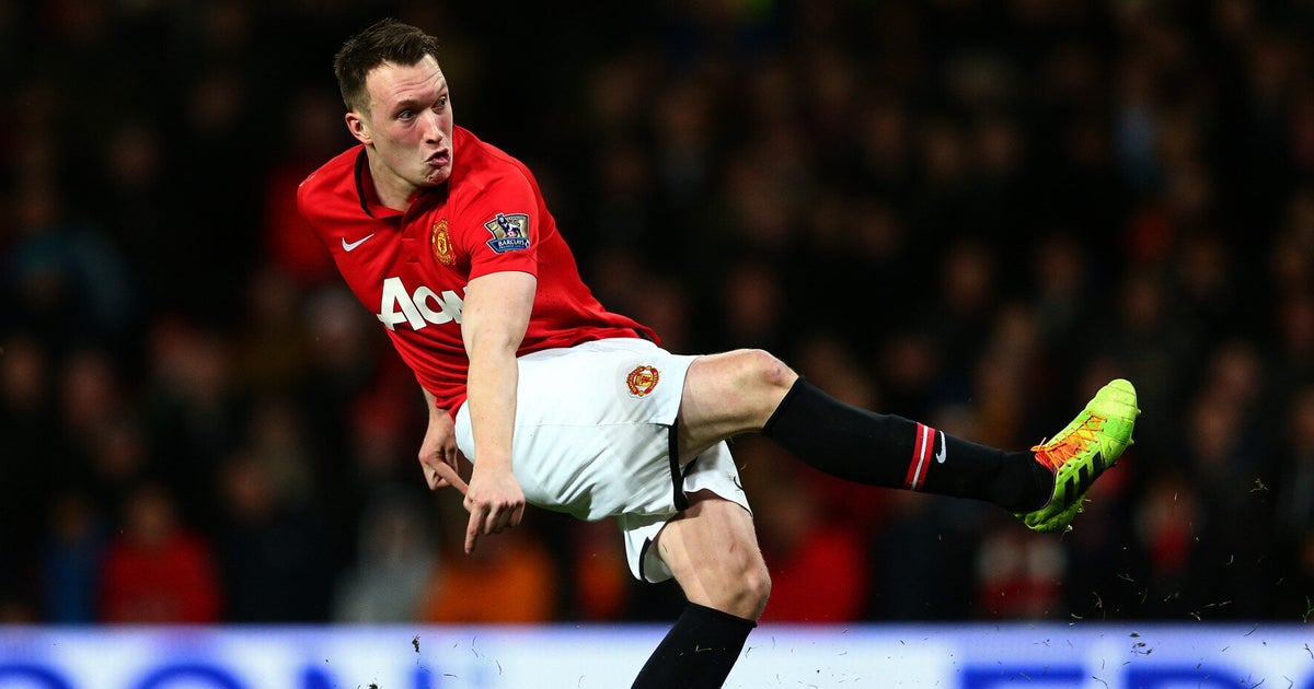 Phil Jones Hits Manchester United Fan With Penalty Vs Sunderland (VINE