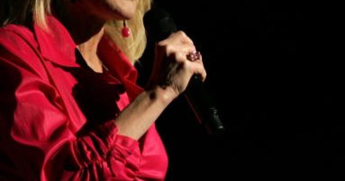 Dolly Parton's 'Jolene' Slowed Down By 25 Sounds Amazing (AUDIO