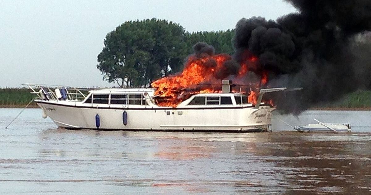 River Ouse Pleasure Cruiser Catches Fire Two Rescued Huffpost Uk