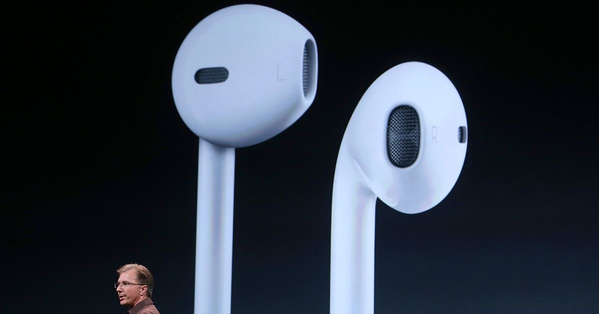 How To: The Secret Features Of Apple's Earphones | HuffPost UK Tech