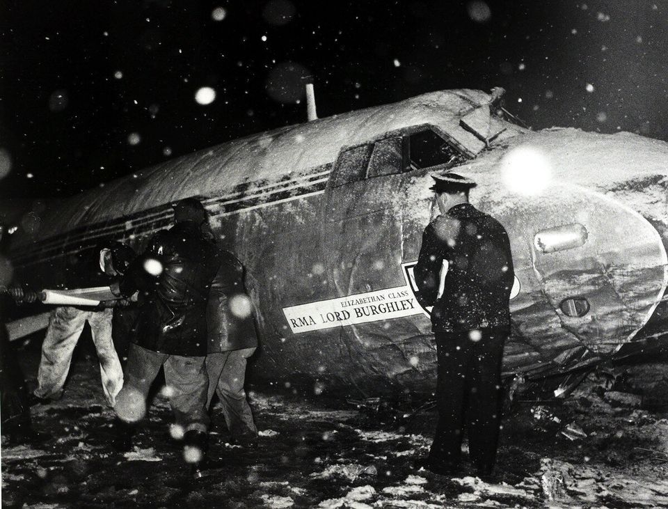 Aviation Disasters. Sport. pic: 6th February 1958. Rescue workers pictured in a snowstorm at the wreckage of the B.E.A. Elizabethan airliner G-ALZU "Lord Burghley" after the crash at Munich in which 23 people died, 8 being Manchester United footballers.