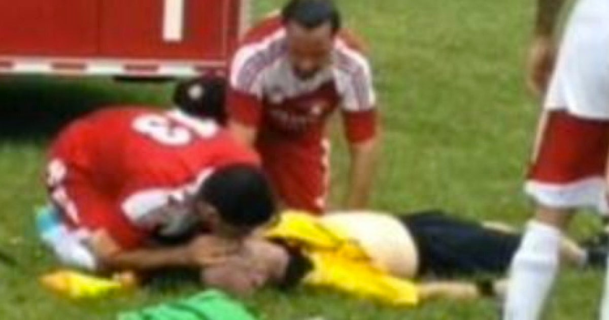 Soccer Player Punches Referee And Knocks Him Out Cold HuffPost UK Sport