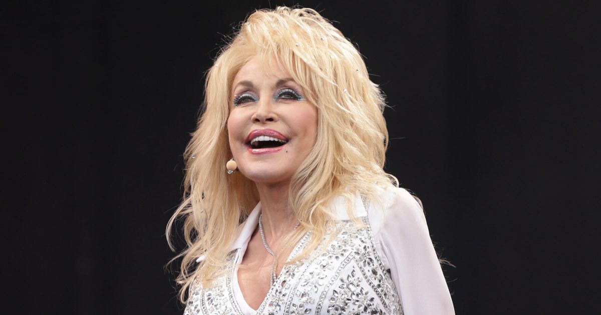 Dolly Parton Offers To Adopt Dog Abandoned At Glastonbury Music ...