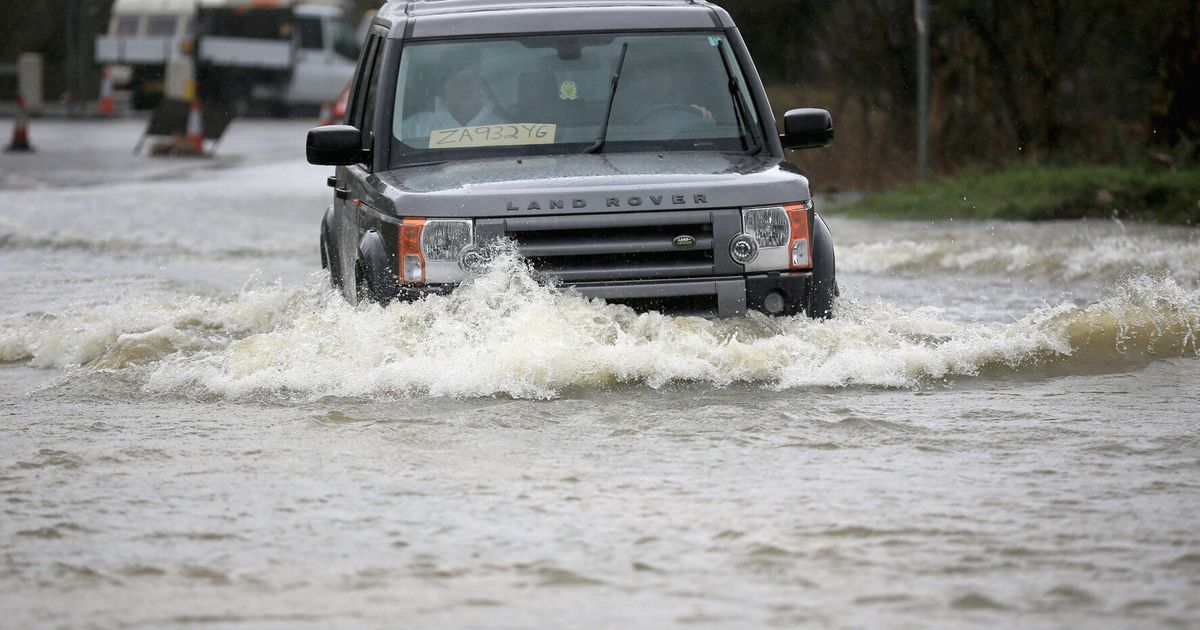 UK Flooding Is Ruining People's Homes And Now Their Journeys Into Work ...