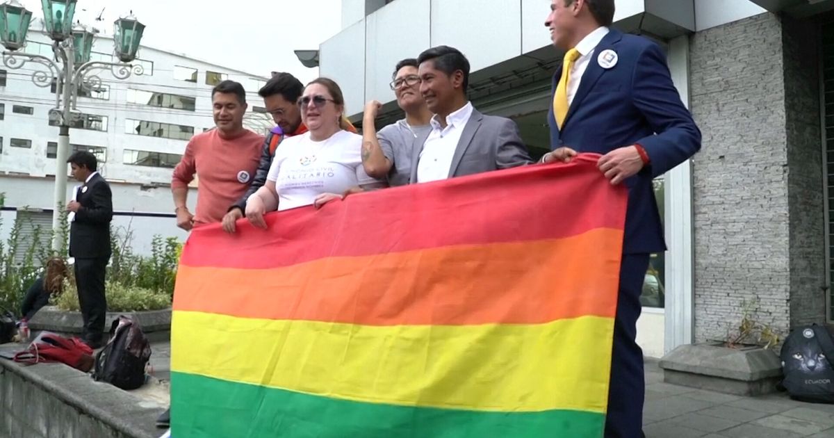 Ecuador Legalises Same Sex Marriage Huffpost Uk