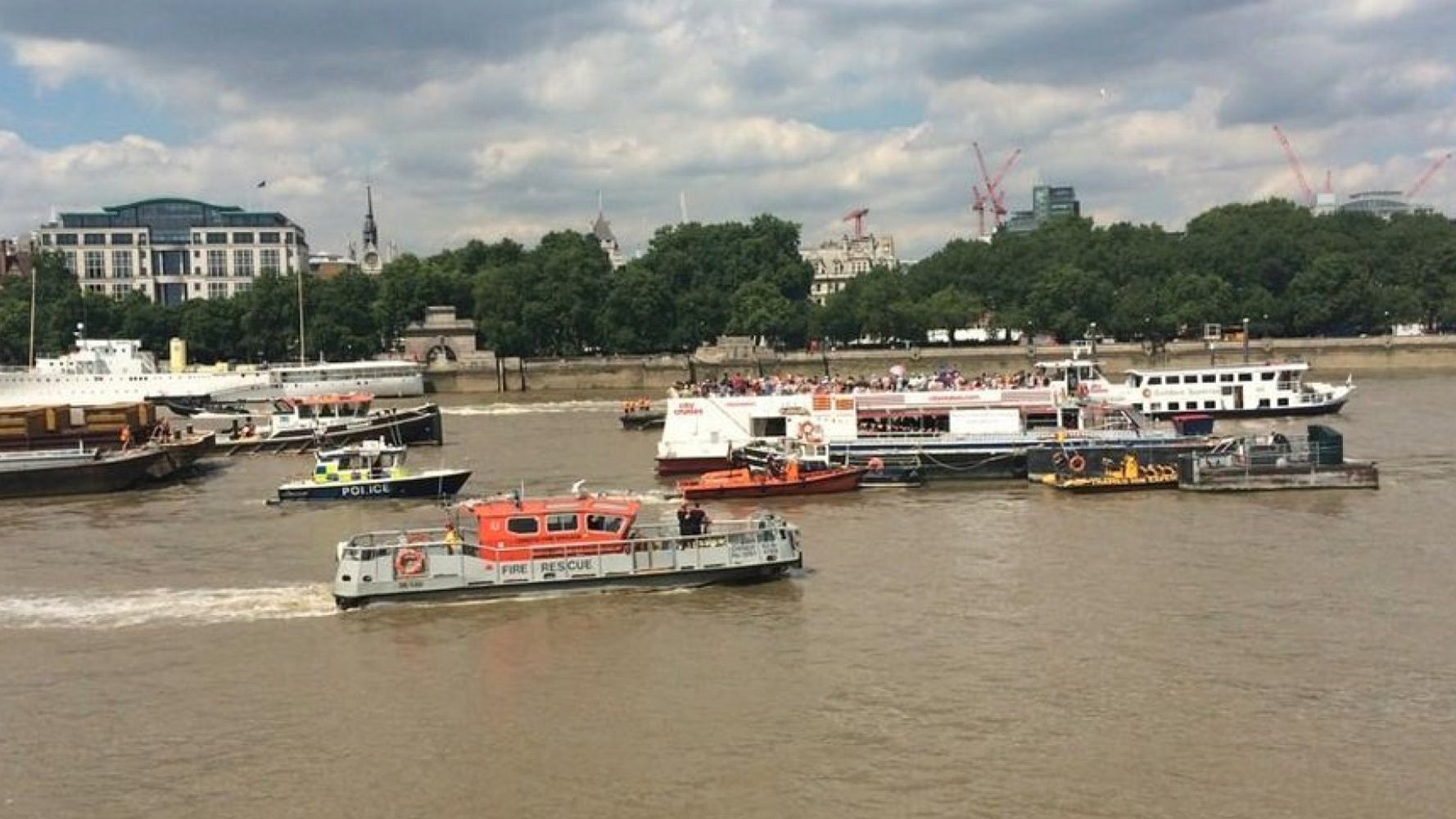 Thames Boat Crash Sparks Major Rescue Operation Near OXO Tower