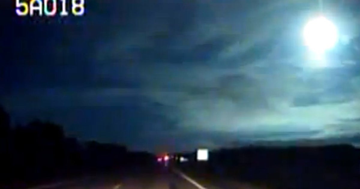 Meteor Filmed By Mountie In Northern Alberta, Canada (VIDEO) HuffPost