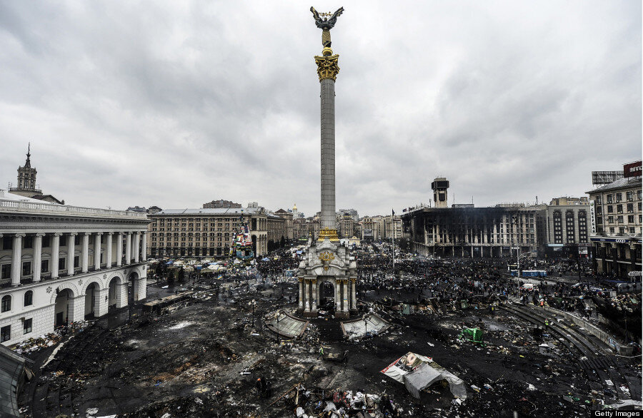 Incredible Before And After Pictures Of Kiev S Devastated Independence   5d023b912100003711eec3cb 