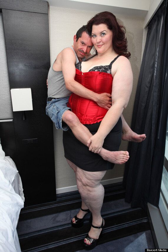 Amazon Model Fetish: Meet 6ft 3 Amanda, The Woman Employed To Dwarf Men |  HuffPost UK Life