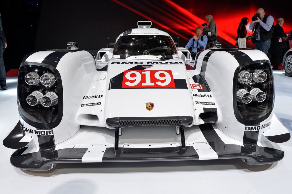Porsche reveal 919 hybrid