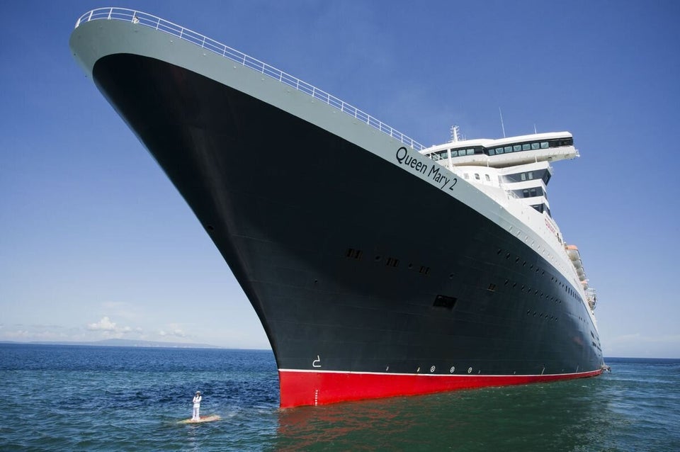 4 Stunning Pictures Of The Largest Ocean Liner In The World | HuffPost ...