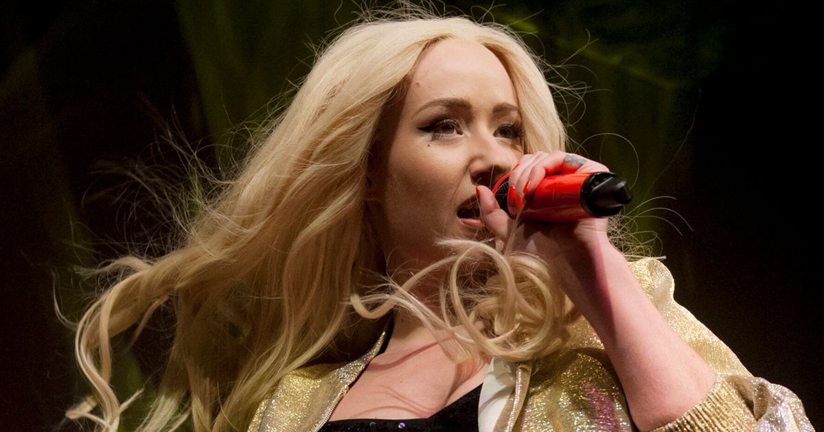 Iggy Azalea Pussy - Iggy Azalea Defends Her Sexy Stage Persona: 'Me Wearing Short Shorts On  Stage Is Not Creating Monsters' | HuffPost UK Entertainment