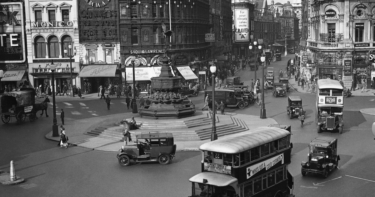 The Extraordinary Transformation Of Piccadilly Circus In Historical London Pictures  HuffPost 