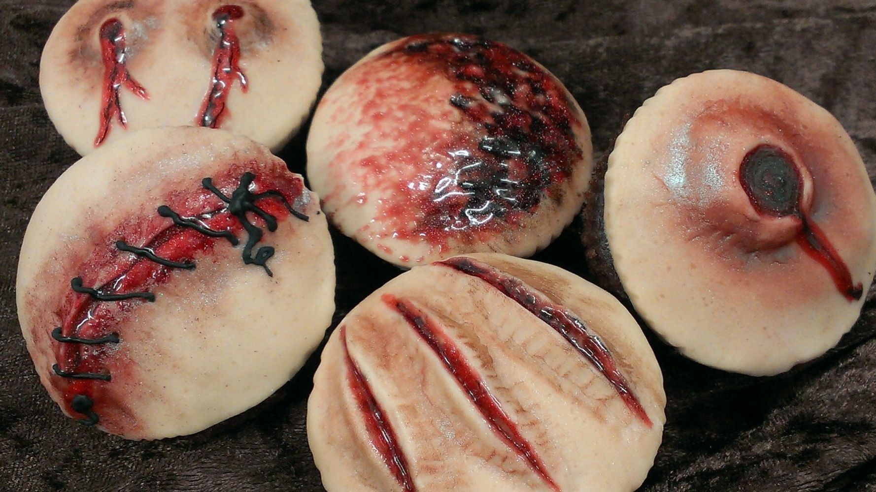 These Halloween Cakes Are As Disgusting, Gross And Scary As They Should