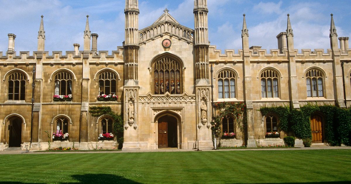 Record Number Of Students Apply For Oxbridge Place | HuffPost UK Students