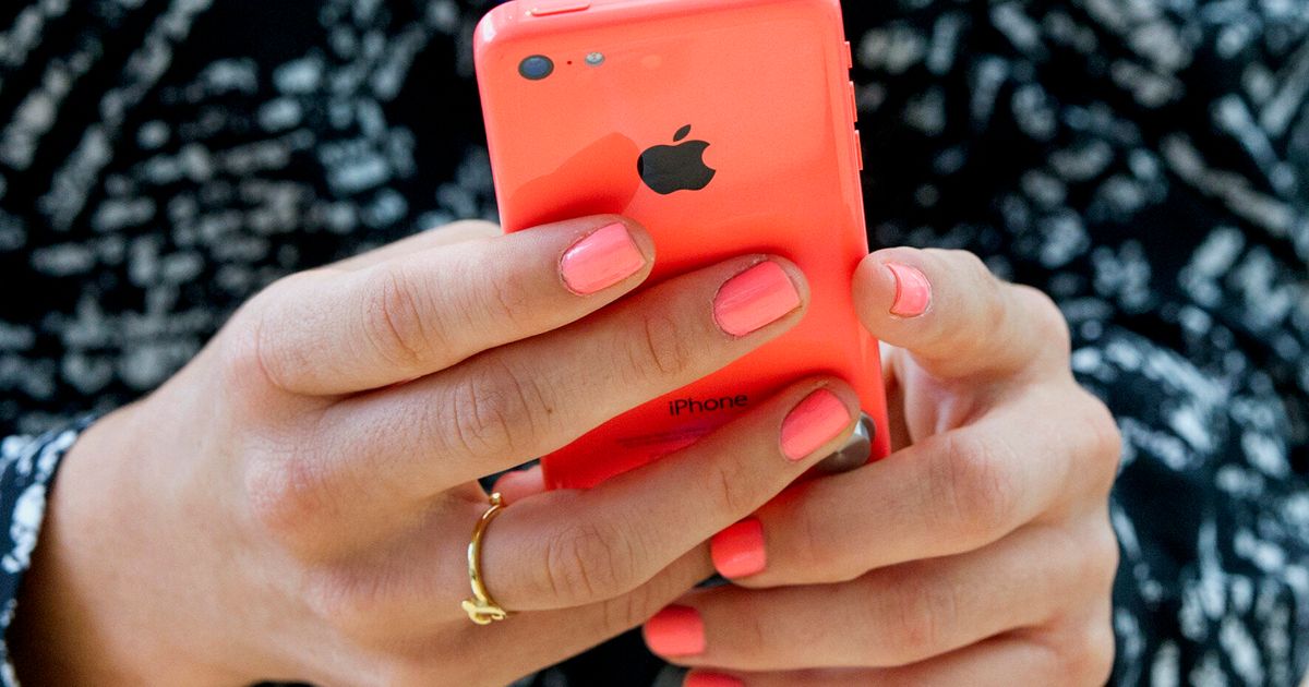 Iphone 5c 8gb Apple Launches Cheaper Iphone Huffpost Uk Tech