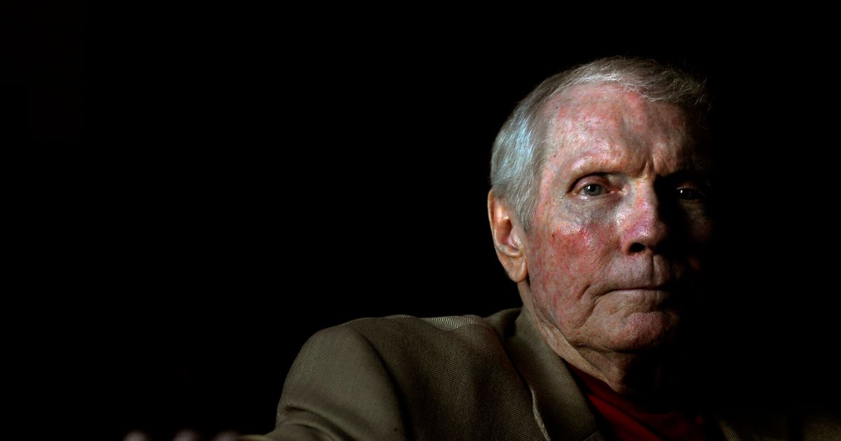 Fred Phelps Dead Westboro Baptist Church Ex Leader Dies Aged 84 Huffpost Uk News