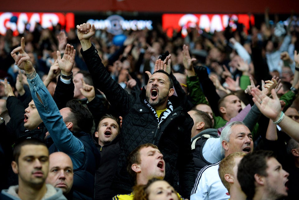 Cardiff 1-0 Swansea: Fans In The Stands (PICTURES)