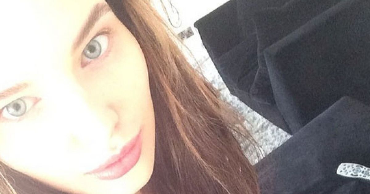 Helen Flanagan Instagrams No Make Up Selfie To Boost Breast Cancer Awareness Photo