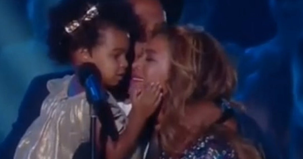 Beyonce Crowned Queen Of MTV VMA Awards With Show-Stopping Performance ...