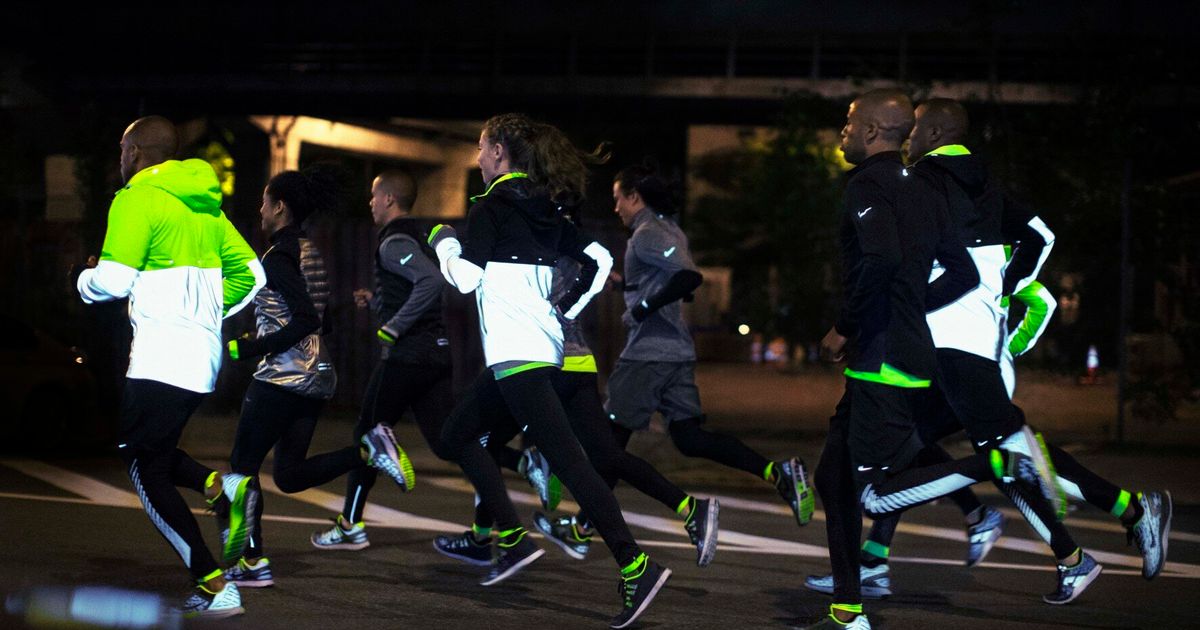 beet strijd Handboek Nike Flash Pack: Be Seen And Safe When You're Running At Night (REVIEW) |  HuffPost UK Tech