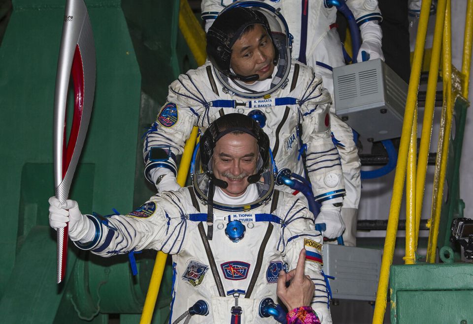 KAZAKHSTAN-RUSSIA-JAPAN-USA-ISS-SPACE-OLY-2014-RELAY