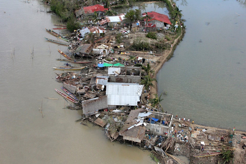 PHILIPPINES-WEATHER-TYPHOON-AID