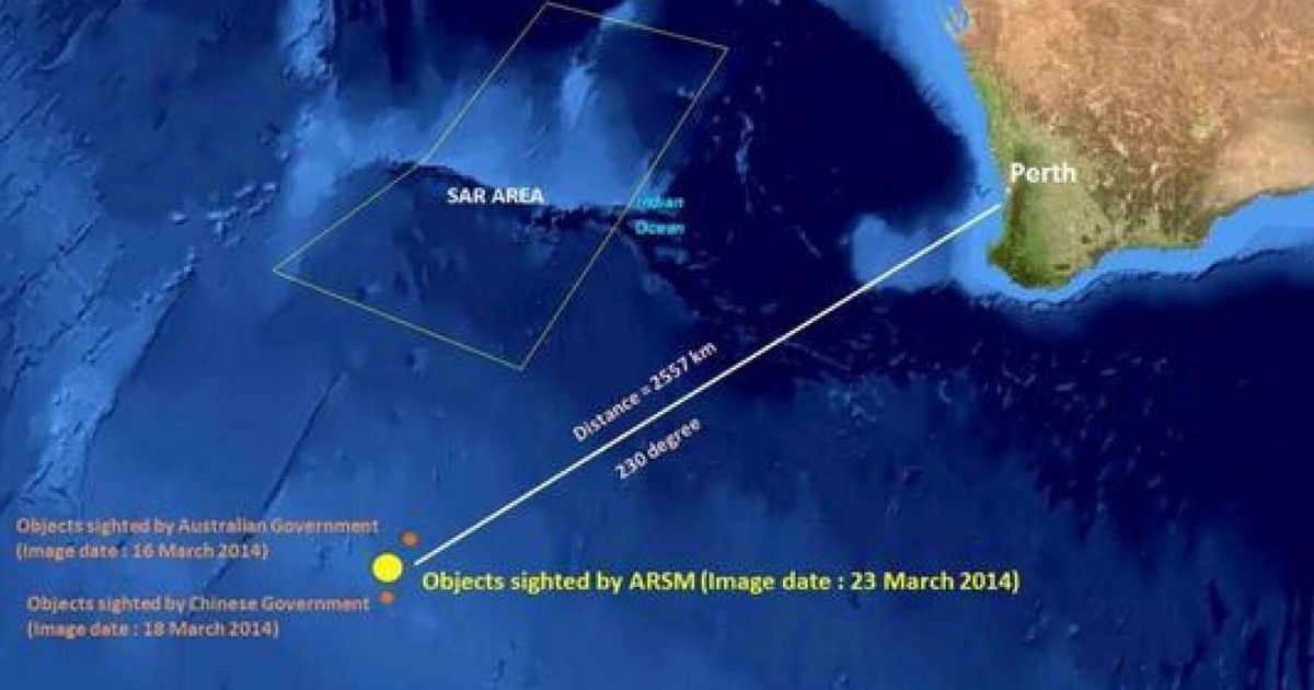 Missing Plane Mh370 Satellite Images Show 122 Objects In Indian Ocean Huffpost Uk News 5355